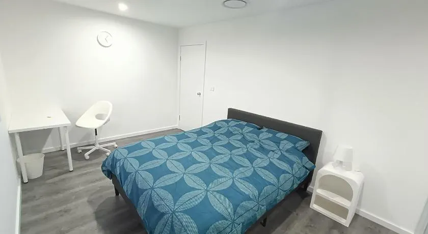 Modern and Spacious Queen Room with Attached Bathroom - NR2 - Image 1
