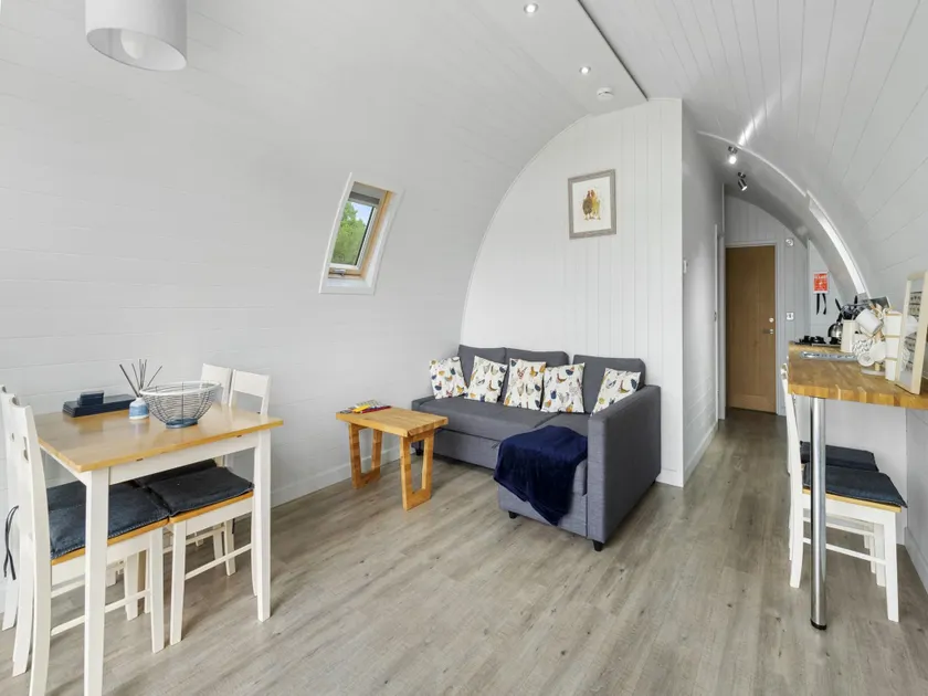 Chalet in Hertford with Lakeview Hot Tub - Image 1
