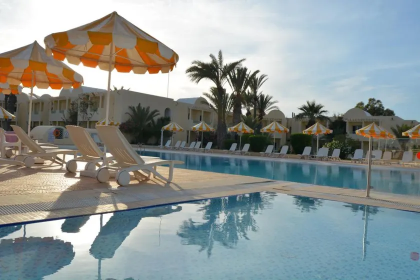 Hotel Venice Beach- Families and Couples Only - Image 1