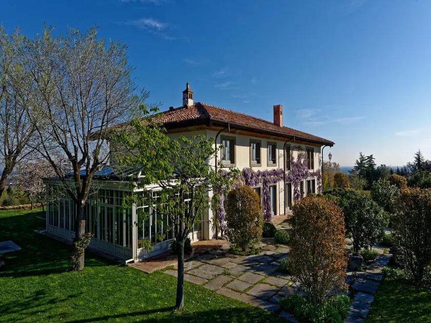 Villa in Emilia Hills with Spa & Golf Access - Image 1