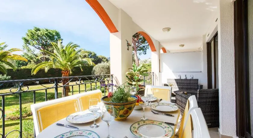 L'ANGE GARDIEN AP4269 by Riviera Holiday Homes - Image 1