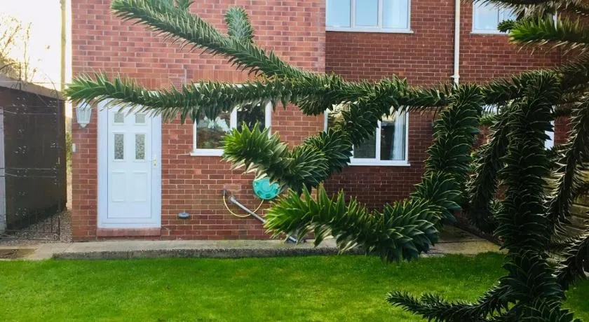Glenbrae House 3 bedrooms near Nantwich with countryside views on private driveway - Image 1