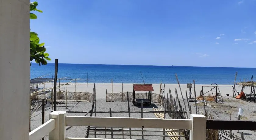 Calishores Beachfront Resort - Image 1