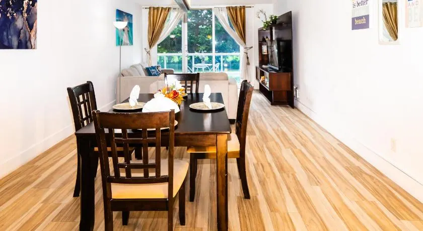 Amazing Miami -Beach Condo Steps to Sand, Book Now! - Image 1