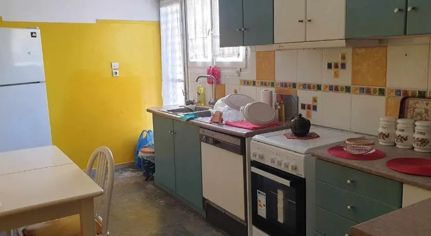 Des's house - Image 1