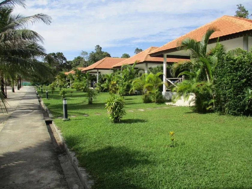 Saracen Bay Resort - Image 1