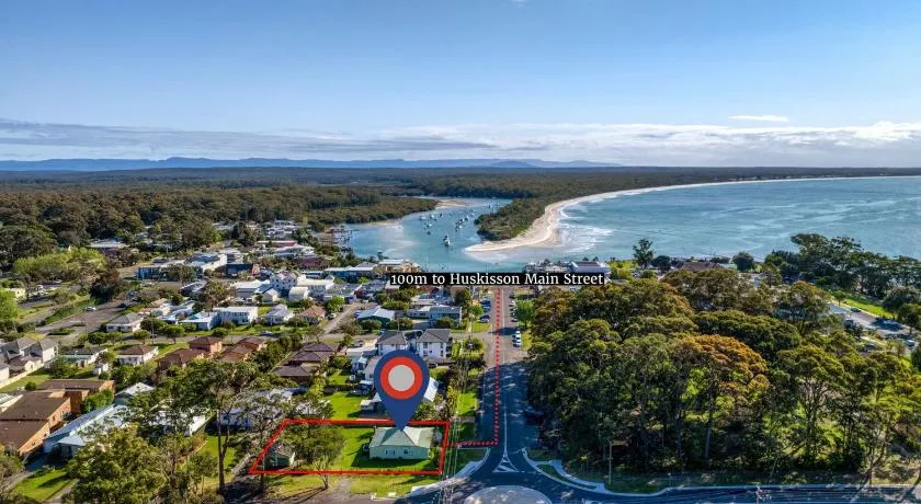 Currambene Retro Retreat - 100m to the main street of Huskisson - Image 1