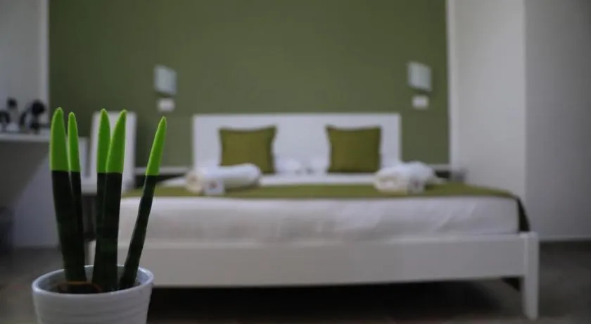 VICKY'S HOUSE - Image 1