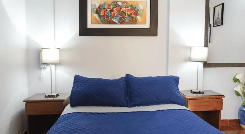 Montreal Hostal - Image 1