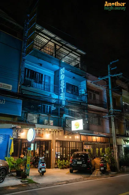 Another High Away Hostel Bangkok - Image 1