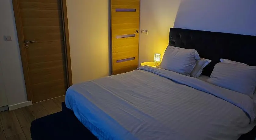 Royal blue studio Offrez-vous le confort - Image 1