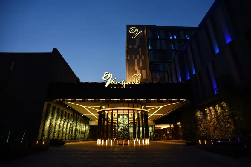 Vangohh Eminent Hotel & Spa - Image 1