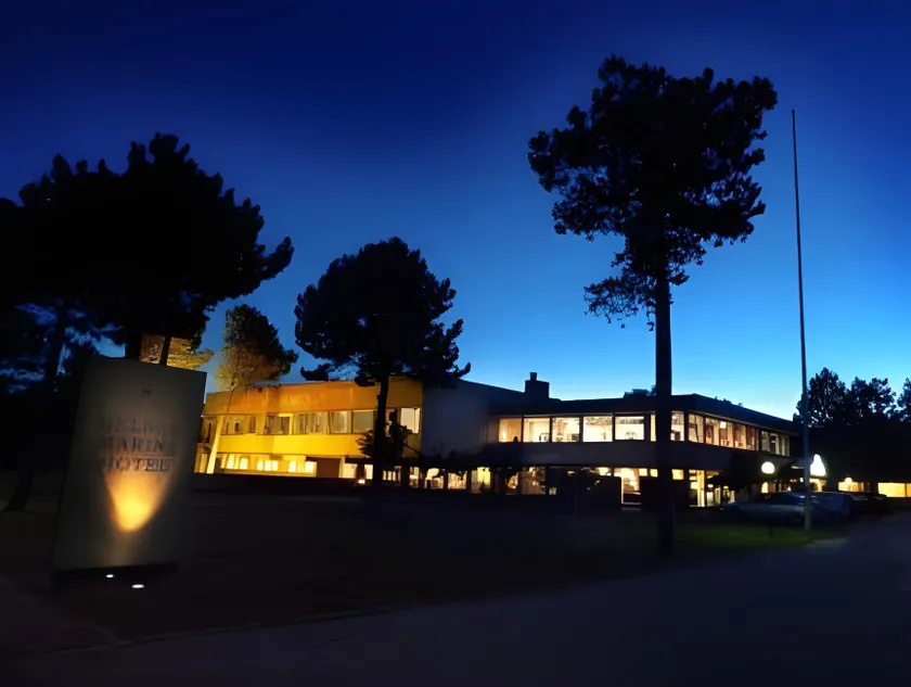 Hotel Marina & Apartments - Image 1