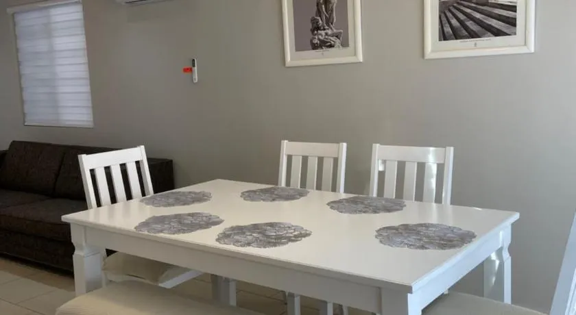 Casa Recién-Remodelada Ideal, Ejecutivos, Trabajos - Image 1