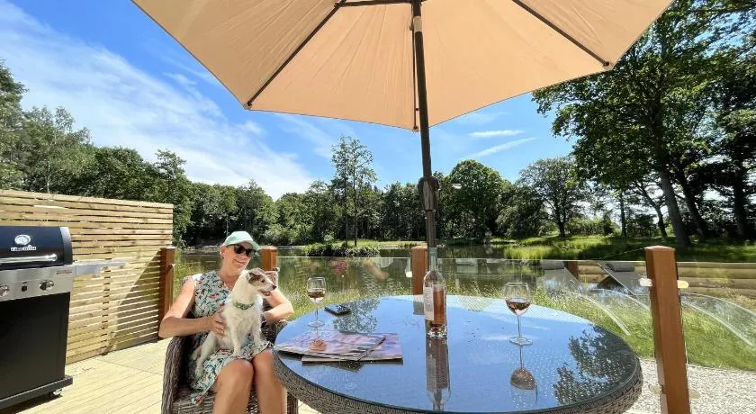 Rowan Boutique Lodge for couples with a dog - Image 1