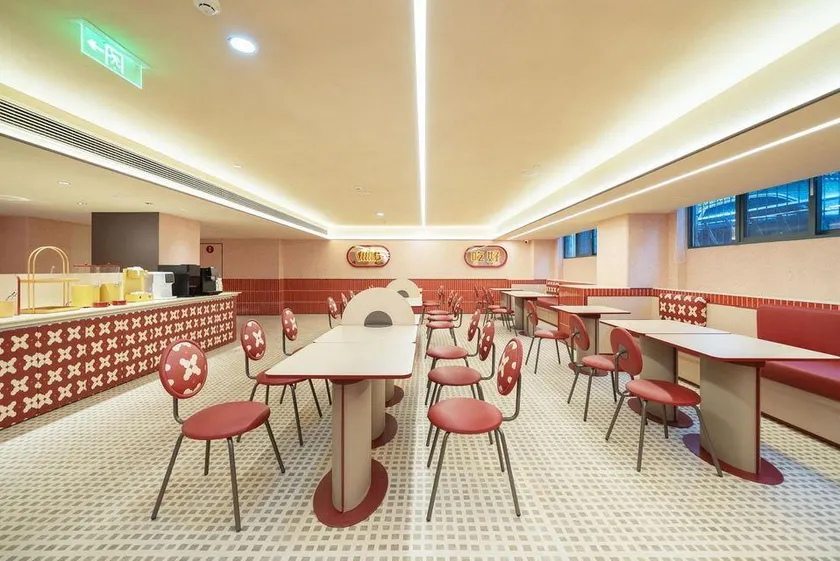 Ni Hao Hotel (Yichang CBD Shopping Center Jiefang Pedestrian Street) - Image 1