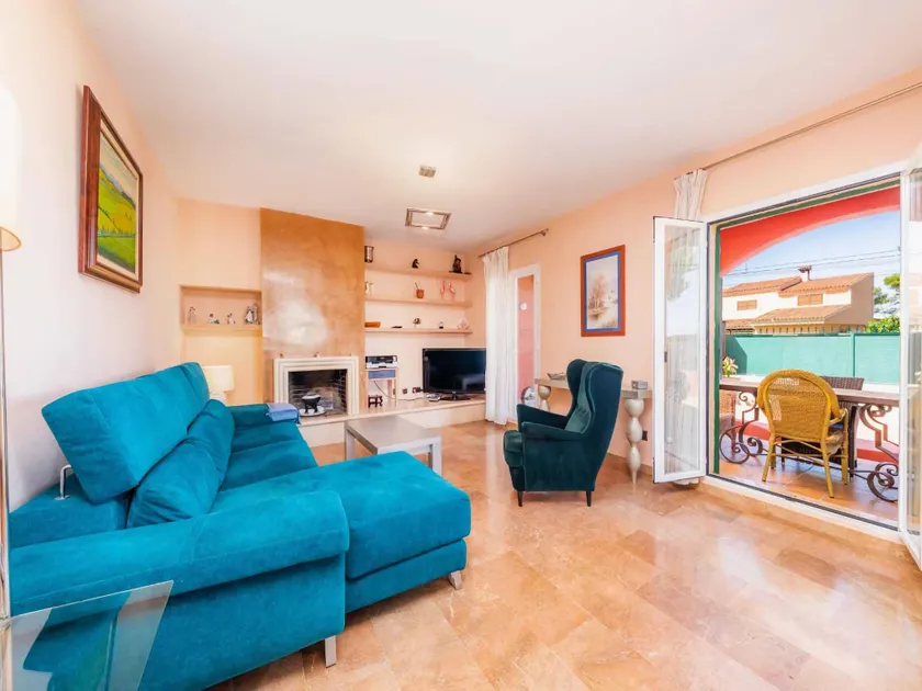 Tranquil Villa Stay in Tolleric - Image 1