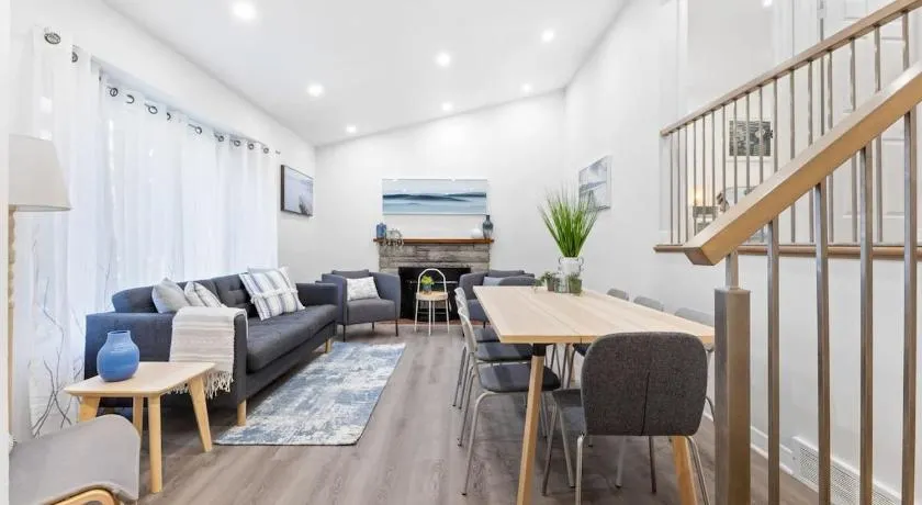 Spacious Urban Cabin in West Montreal 4BR - Image 1