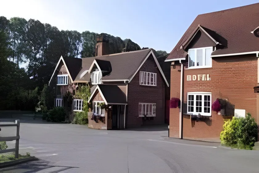 New Forest Lodge - Image 1