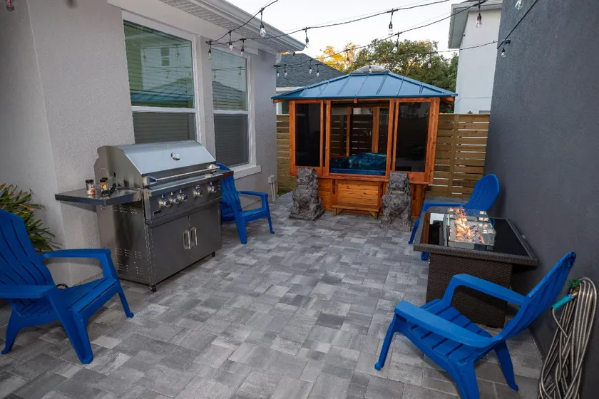 Pet Friendly Modern Zen Studio Retreat with Hot Tub - Image 1