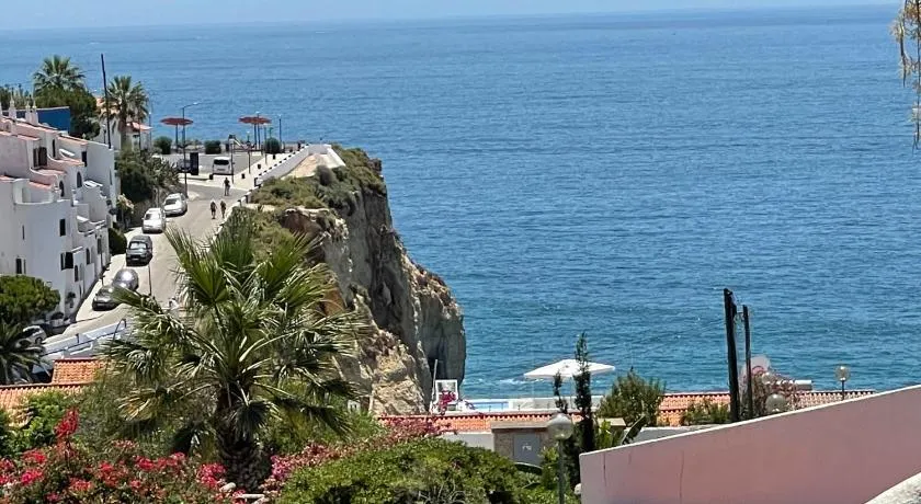 AD hus on Carvoeiro - Image 1