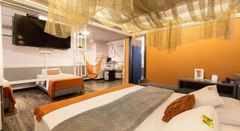 Camboriú Praia Hotel - Image 1