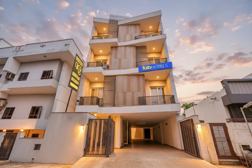 FabHotel K9 Imperial, Ferozpur Road - Image 1