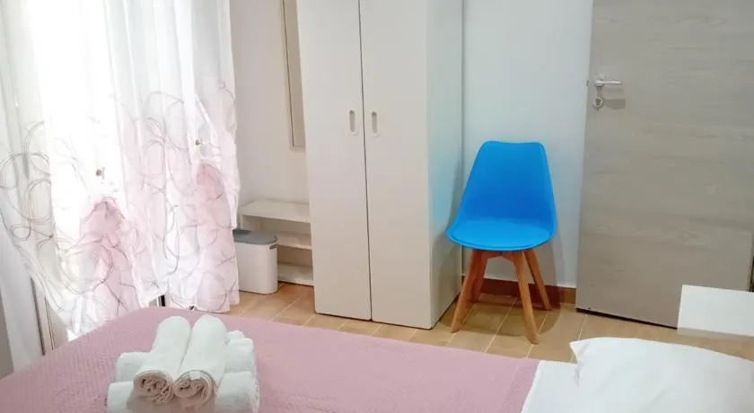 B&B EmaNik - Image 1