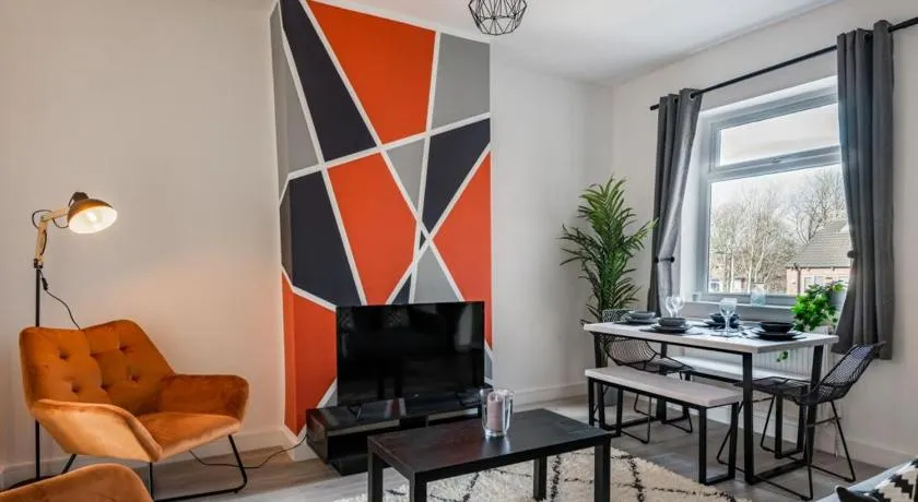 Hopetown Apartment-modern 2 bed with free parking - Image 1