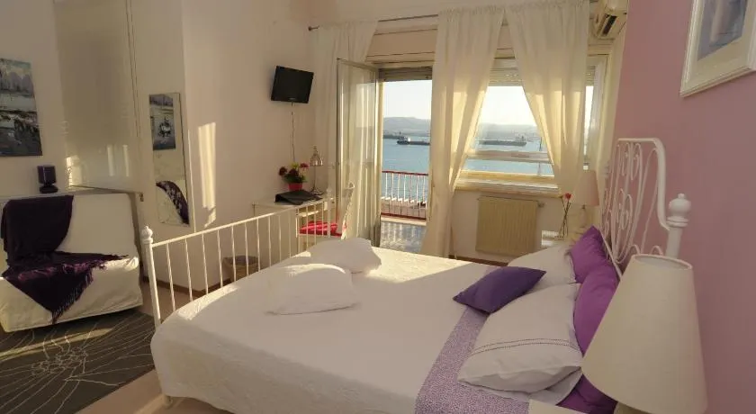 B&B Mare di Augusta La Finestra sul Porto - Image 1
