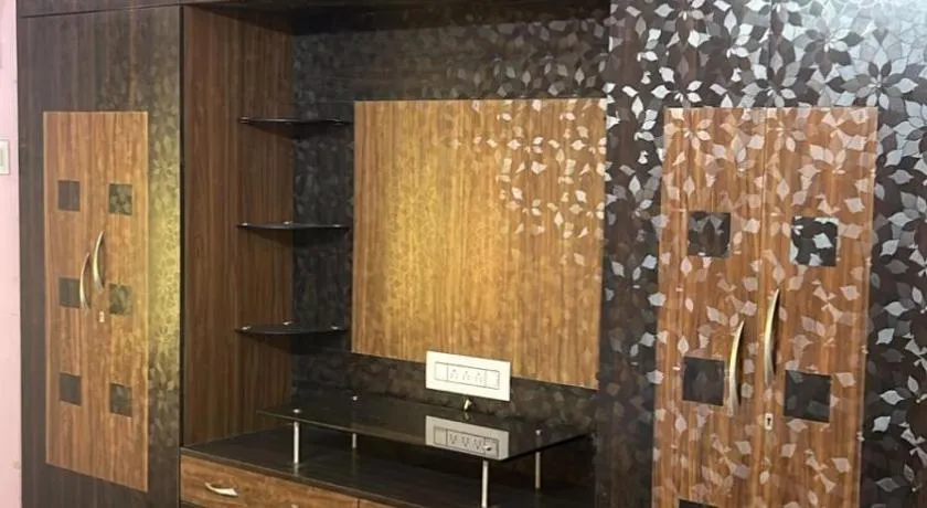 Apartment in Khardaha - Image 1