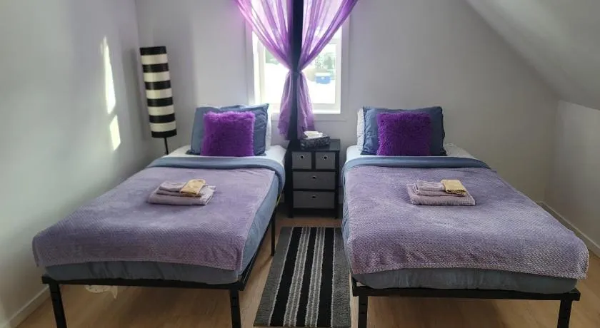 Cute apartment close to highway - Image 1