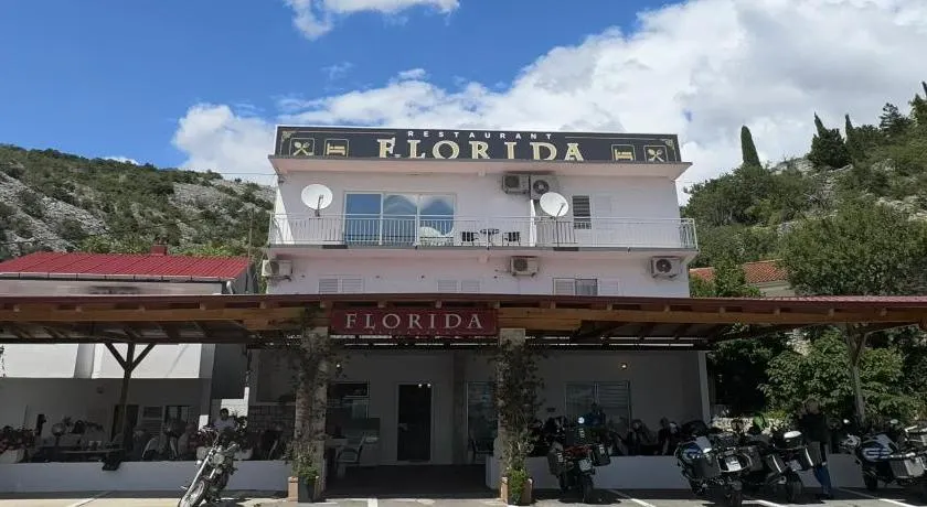 Rooms Florida - Image 1