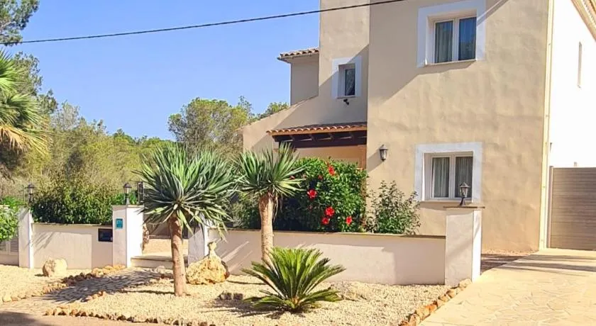 Casa Ladena - Image 1