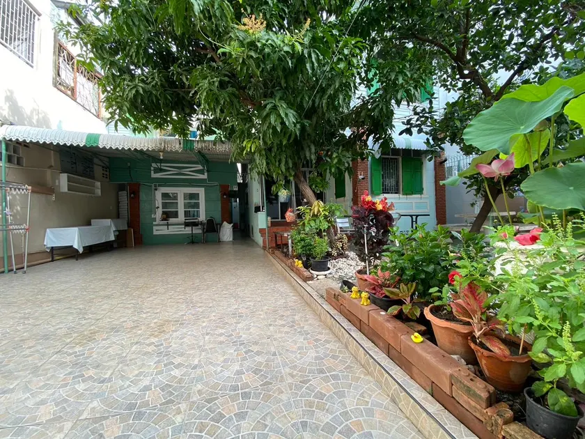 Green Garden Hostel - Image 1