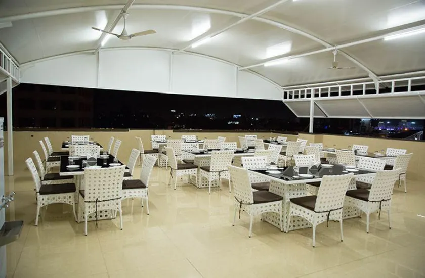 Ruby Pride Luxury Hotel - Image 1