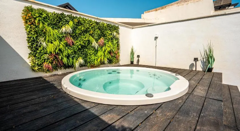 Mar y Jacuzzi cerca de Estepona - Image 1