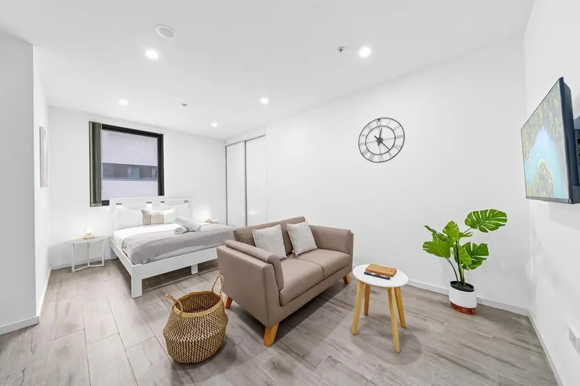 Burwood 1Br apt nearTrainShopping street parking - Image 1