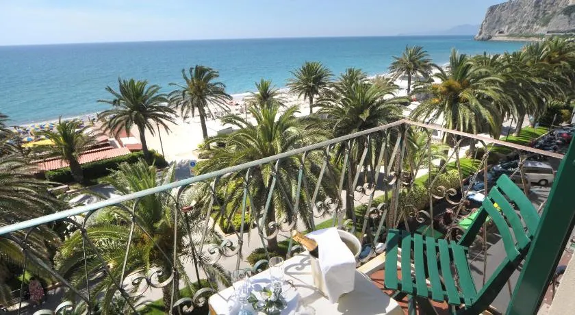 Hotel Gambone - Image 1