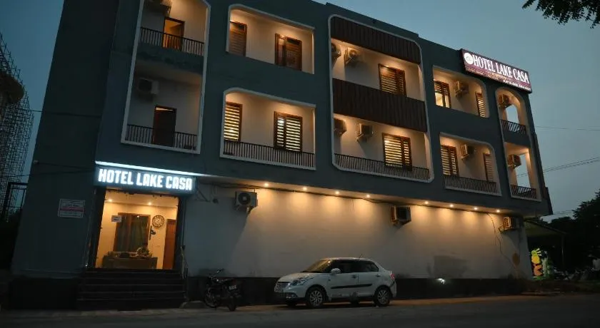 Hotel Lake Casa - Image 1