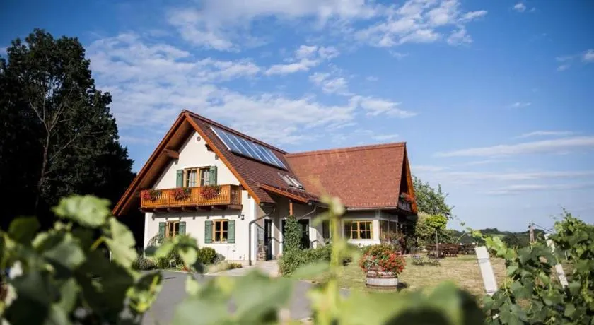 Gästezimmer & Weingut Gamser - Image 1