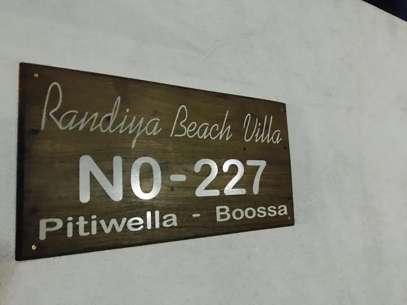 Randiya Beach Villa - Image 1