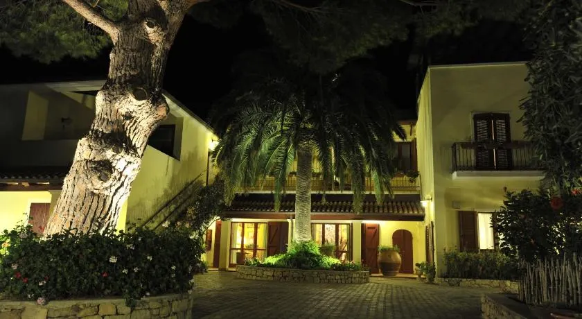 Country Hotel Vessus - Image 1