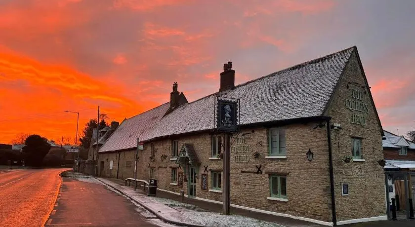 The Queens Head Inn - Image 1