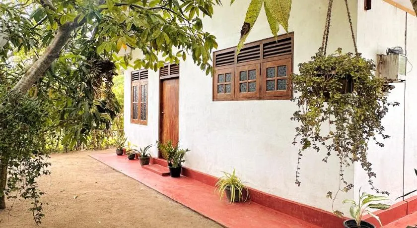 Ivy Cottage- Midigama - Image 1