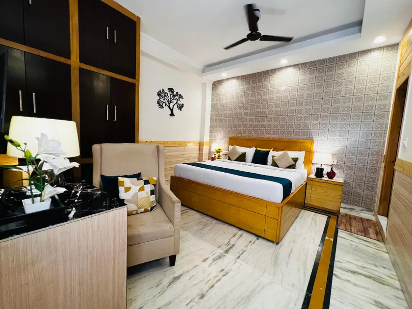 Divine Inn Hotel Near Rajouri Garden Main Market - Image 1