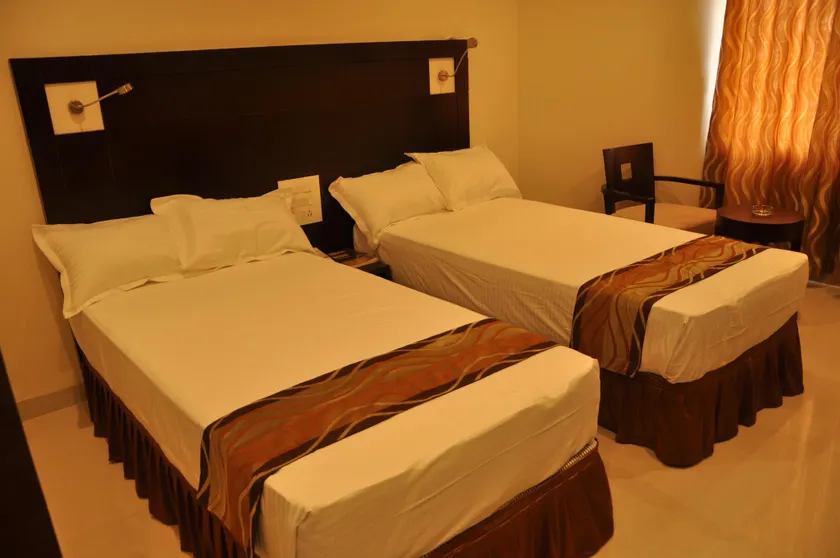 Hotel Krishna Residency - Image 1