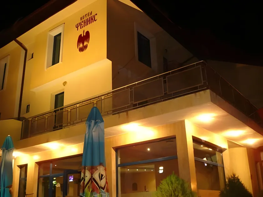 Fenix Family Hotel - Image 1