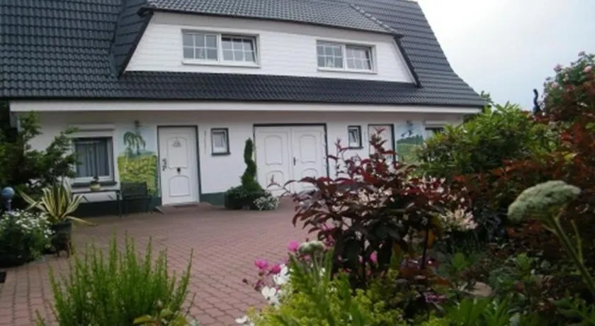 Ferienhaus mit Seeblick - Image 1