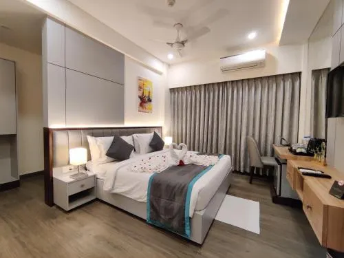 PARK IRIS HOTELS, Bharathi Nagar - Image 1